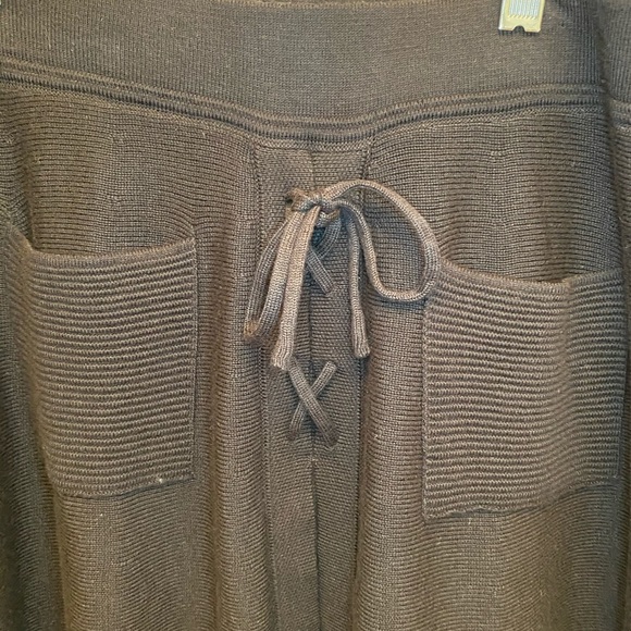 Candies black lace front skirt size S w/ pockets - Picture 2 of 3